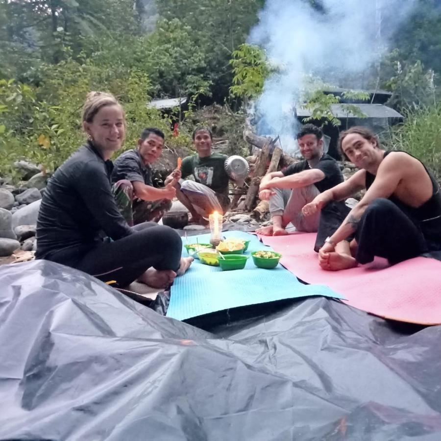 Jungle Life Guest House - Trekking & Transport Only Book With Us Bukit Lawang Exterior foto